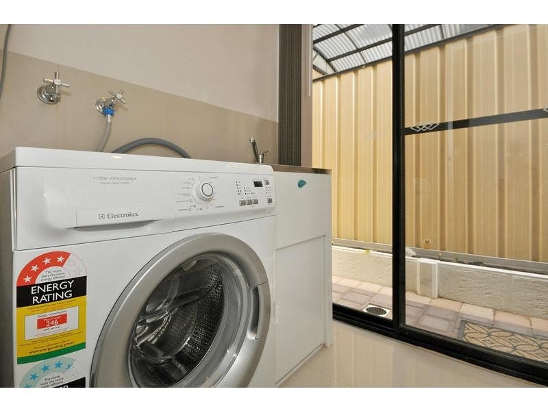 1A La Trobe Street, Landsdale WA 6065