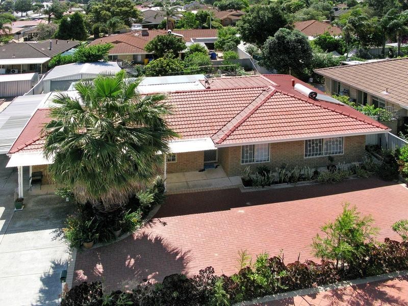 6 Allott Place, Marangaroo WA 6064