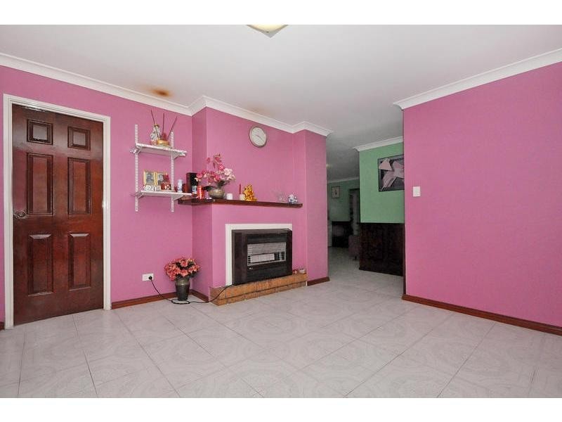 6 Allott Place, Marangaroo WA 6064