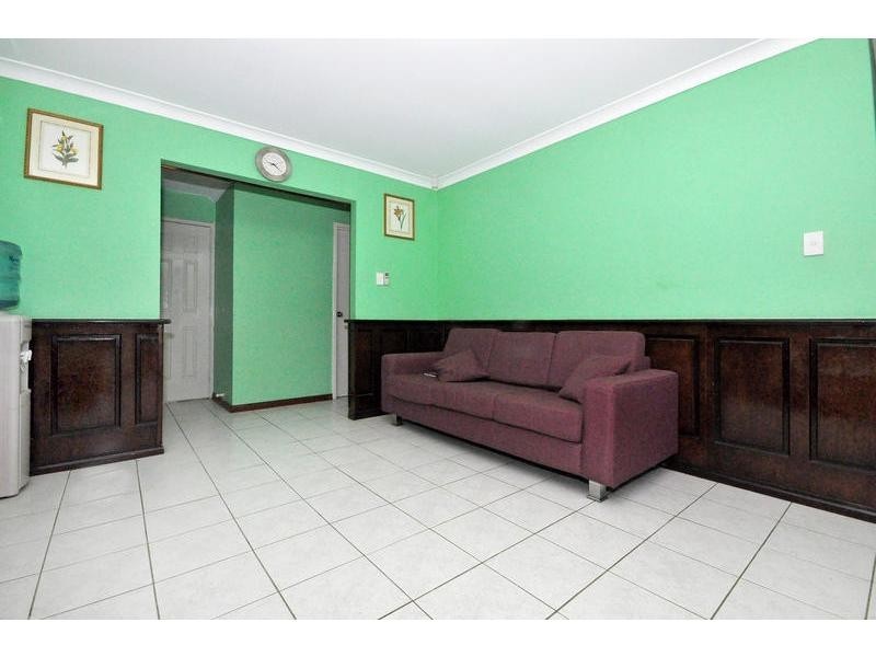 6 Allott Place, Marangaroo WA 6064