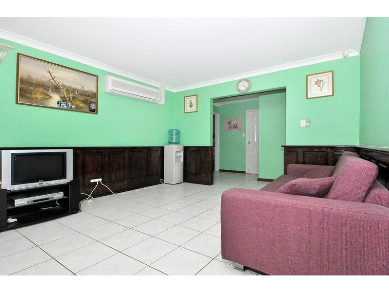 6 Allott Place, Marangaroo WA 6064