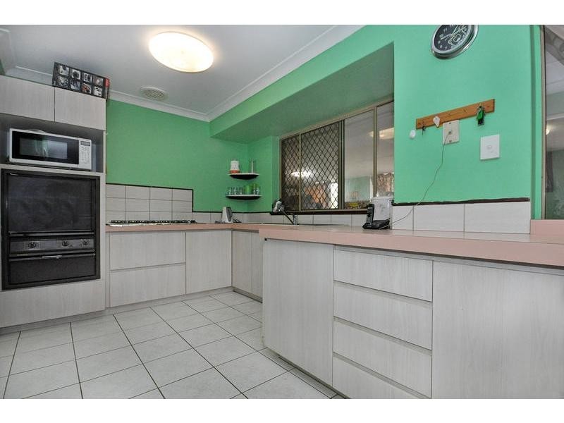 6 Allott Place, Marangaroo WA 6064