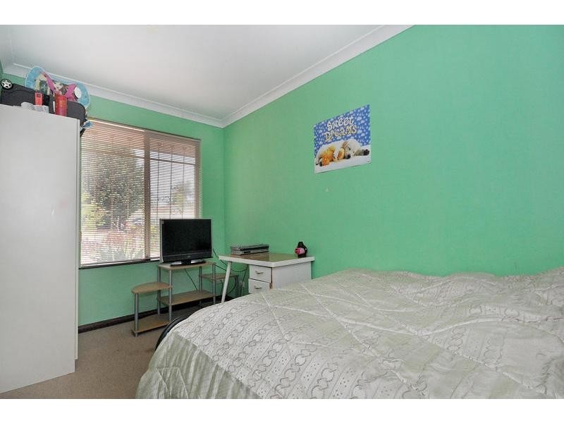 6 Allott Place, Marangaroo WA 6064