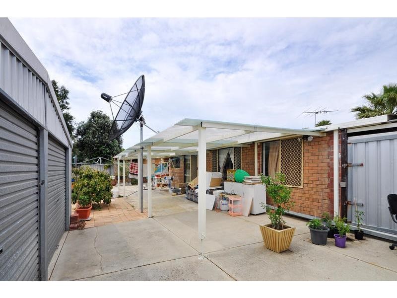 6 Allott Place, Marangaroo WA 6064