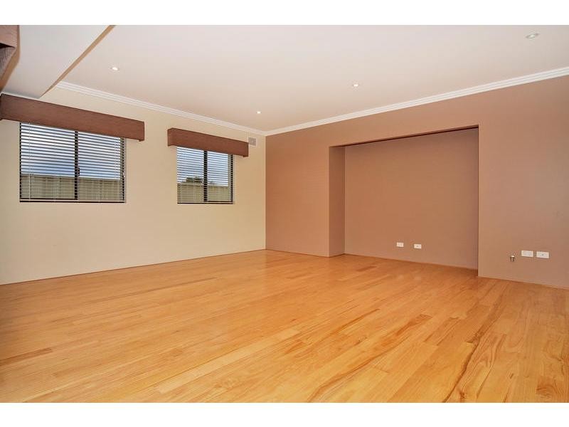 2/3 Owen Link, Madeley WA 6065