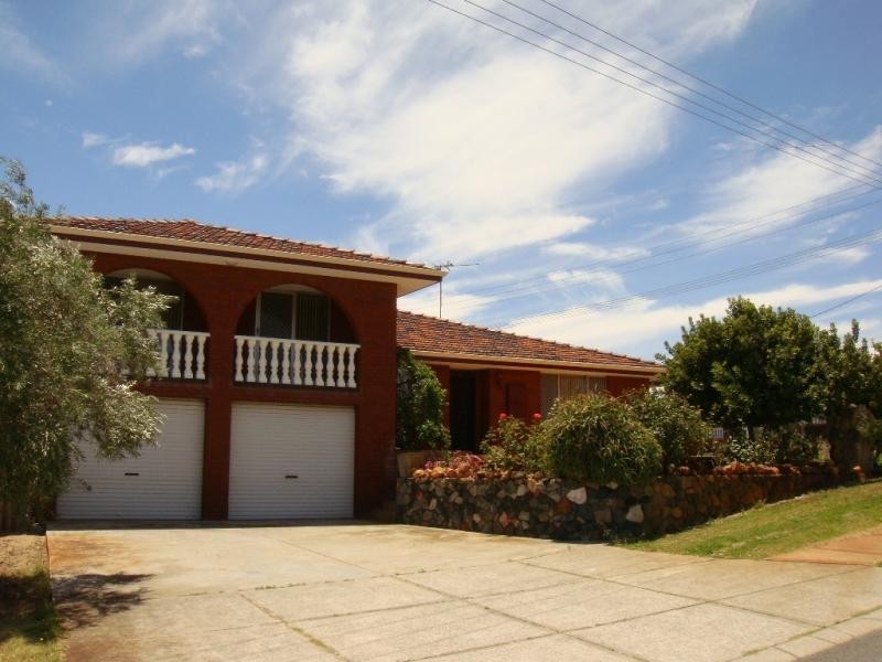 31 Lenham Way, Marangaroo WA 6064