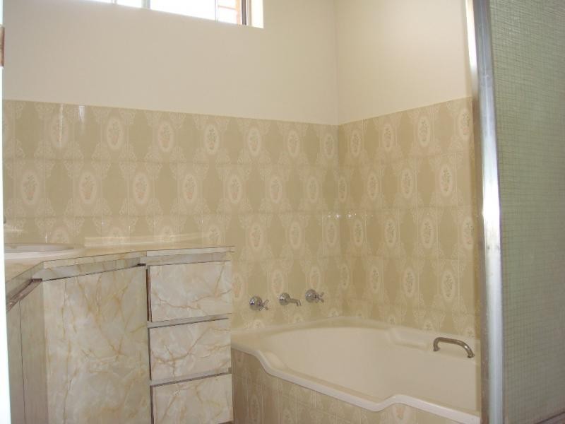 31 Lenham Way, Marangaroo WA 6064