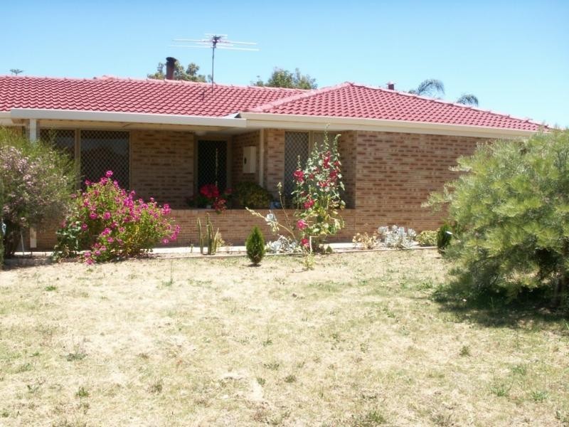 17 Highclere Boulevard, Marangaroo WA 6064