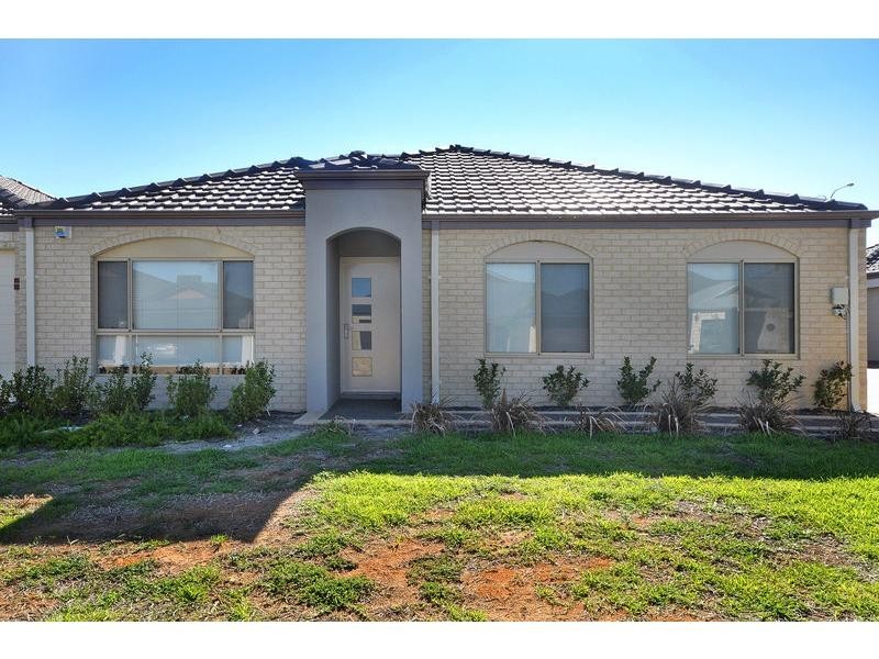 5/10 Dulegal Way, Aveley WA 6069