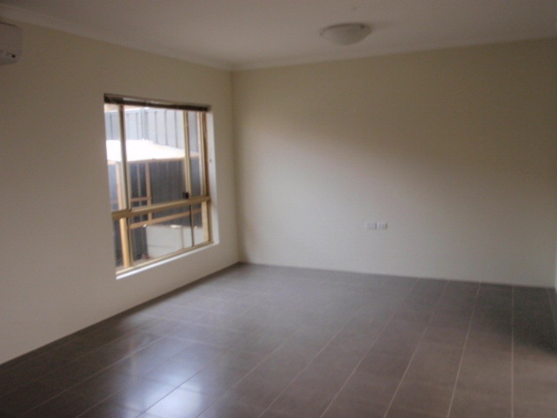 5/10 Dulegal Way, Aveley WA 6069