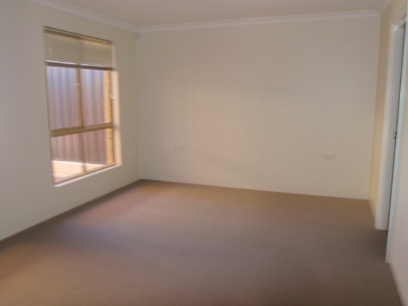 5/10 Dulegal Way, Aveley WA 6069