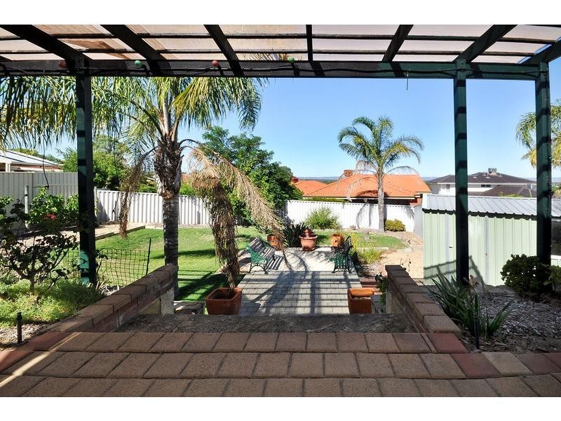 3 Marianne Way, Alexander Heights WA 6064