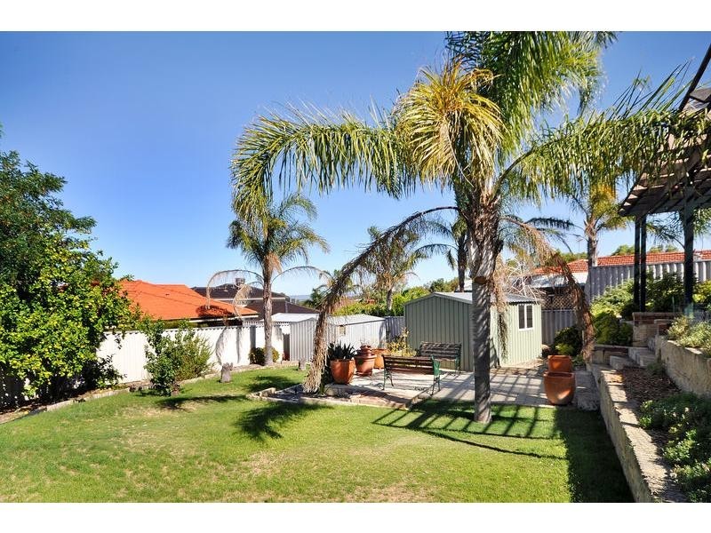 3 Marianne Way, Alexander Heights WA 6064