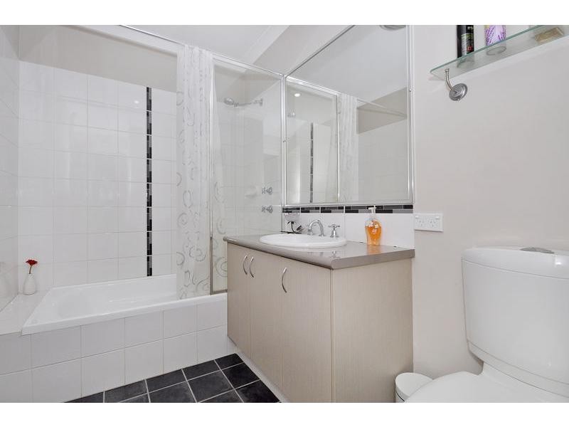 32C Newhaven Way, Nollamara WA 6061