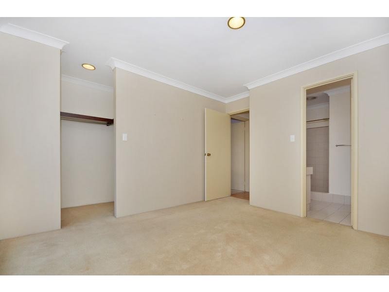 29 Jefferson Drive, Marangaroo WA 6064