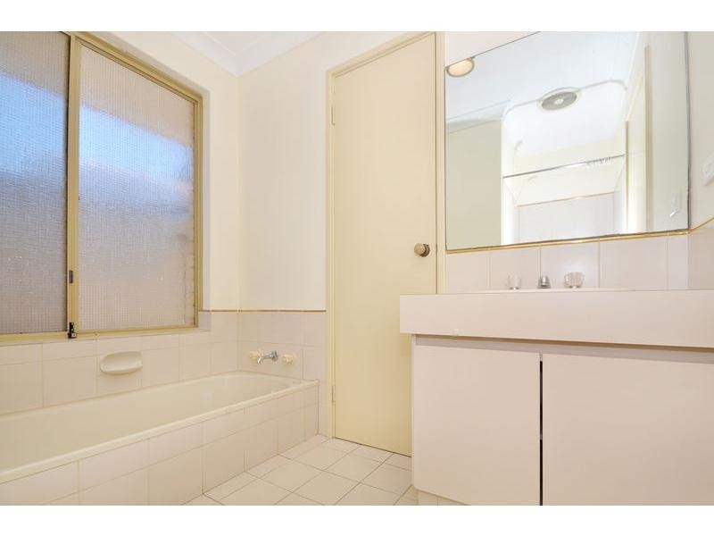 29 Jefferson Drive, Marangaroo WA 6064