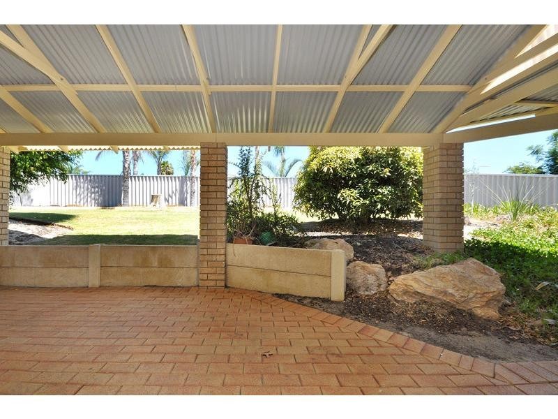 29 Jefferson Drive, Marangaroo WA 6064