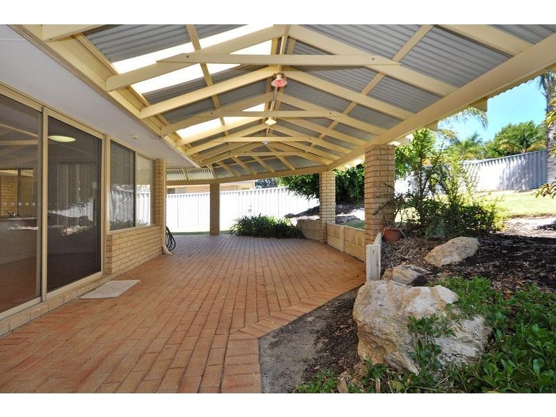 29 Jefferson Drive, Marangaroo WA 6064