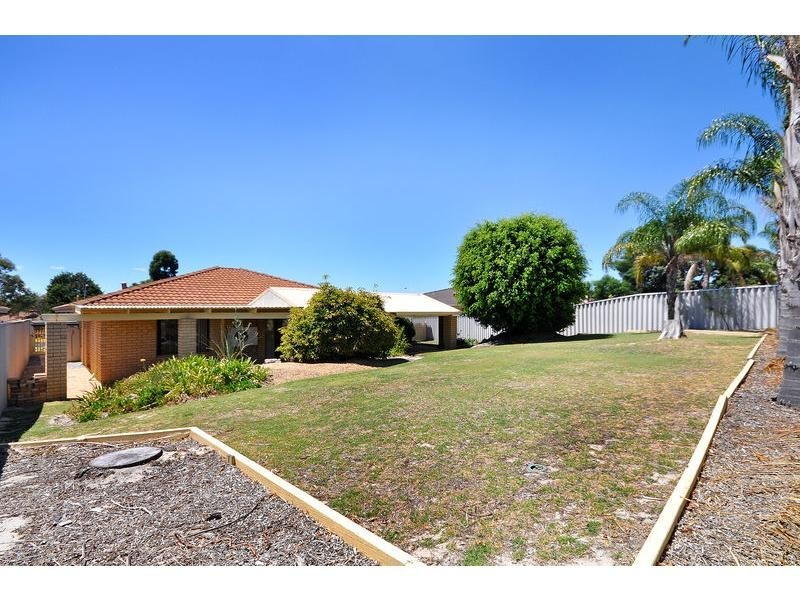 29 Jefferson Drive, Marangaroo WA 6064