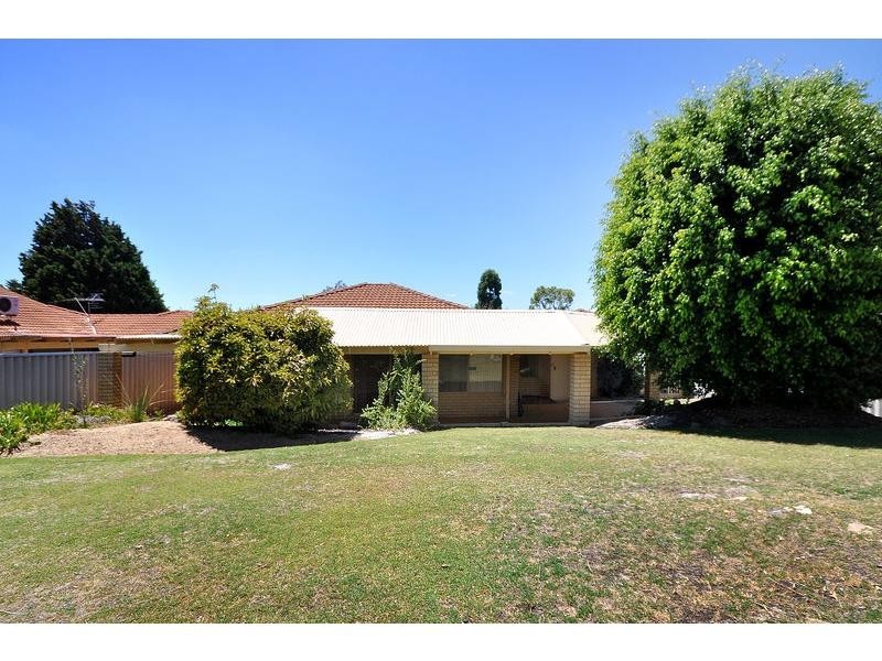 29 Jefferson Drive, Marangaroo WA 6064