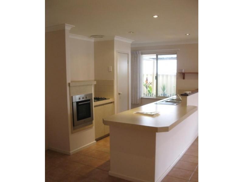 16 Monash Circle, Marangaroo WA 6064