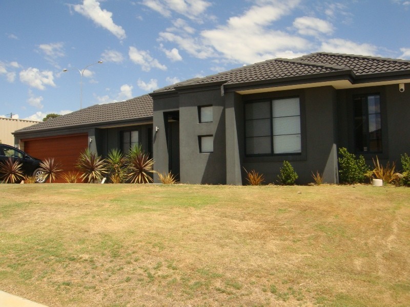 45 Romaine Loop, Darch WA 6065