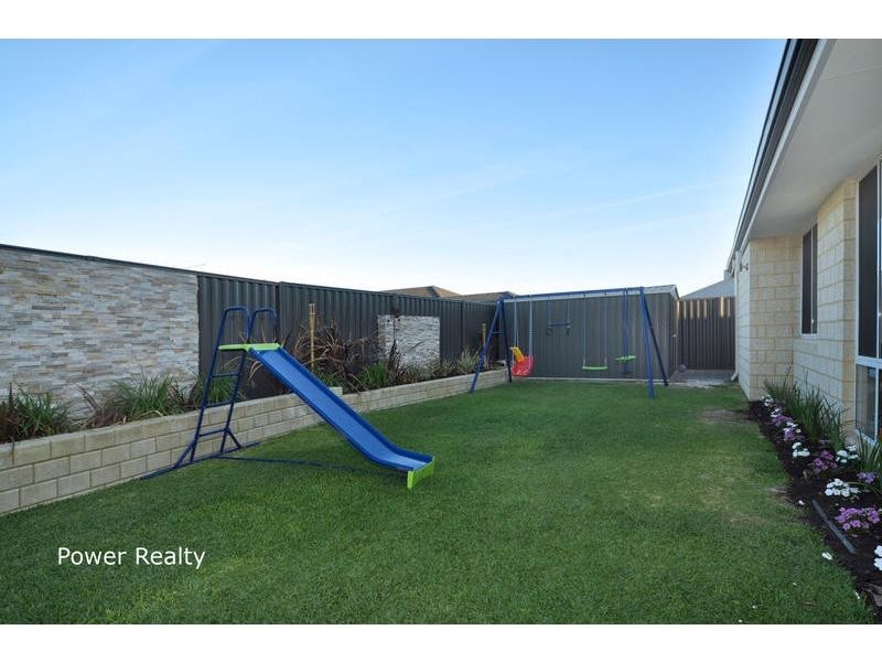 4 Anfield Crescent, Aveley WA 6069
