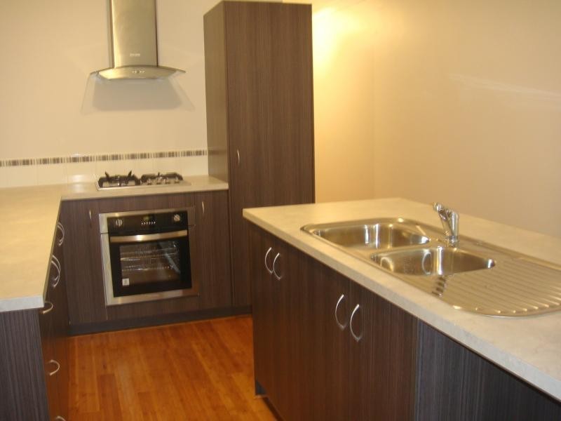 2/194 Landsdale Road, Landsdale WA 6065