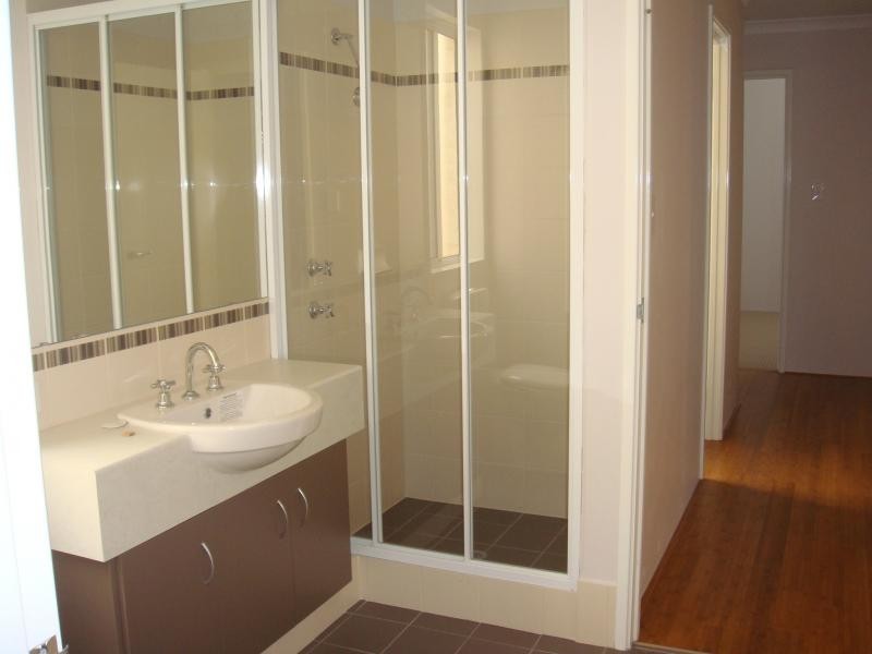 2/194 Landsdale Road, Landsdale WA 6065