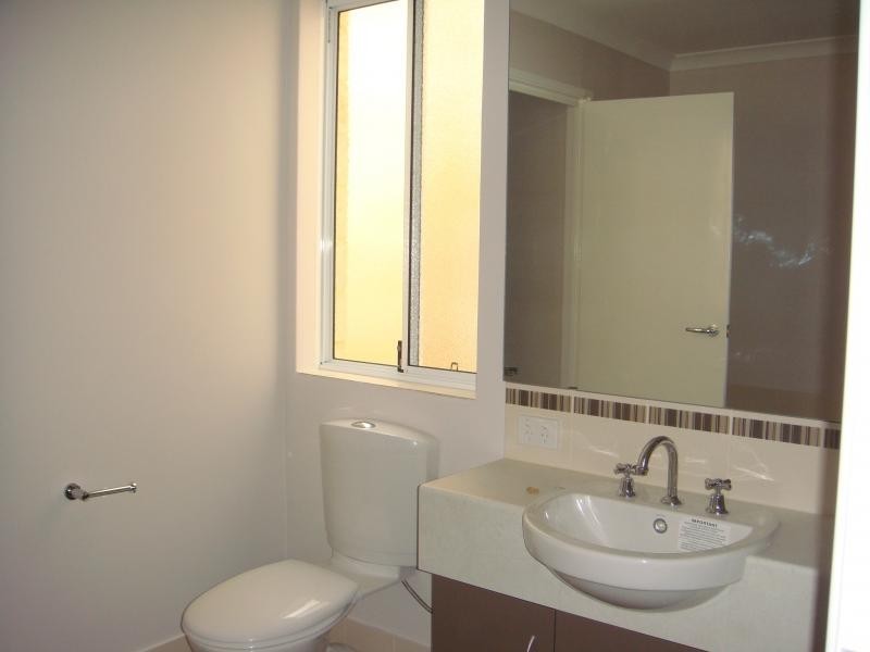 2/194 Landsdale Road, Landsdale WA 6065