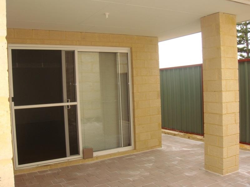 2/194 Landsdale Road, Landsdale WA 6065