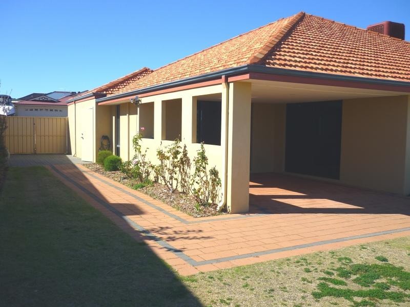 70 Abbotswood Drive, Landsdale WA 6065