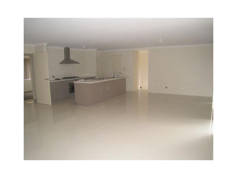 81 Lomas Circle, Ellenbrook WA 6069