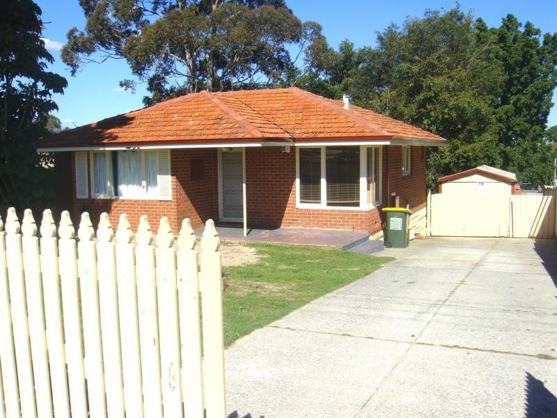 18 Brecknock Way, Girrawheen WA 6064