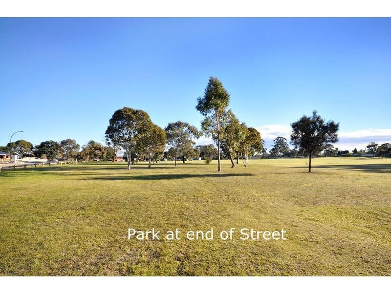 18 Brecknock Way, Girrawheen WA 6064