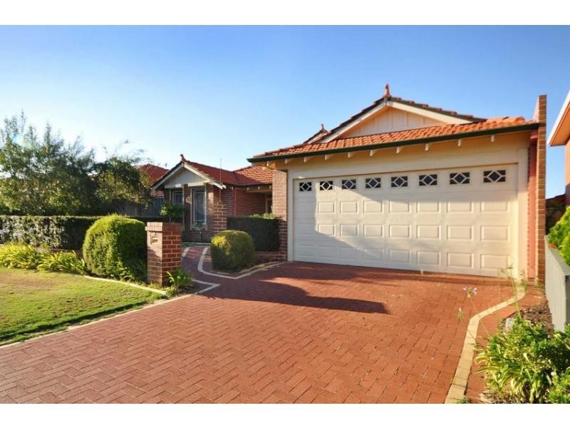9 Dandenong Way, Alexander Heights WA 6064