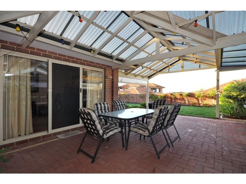 9 Dandenong Way, Alexander Heights WA 6064