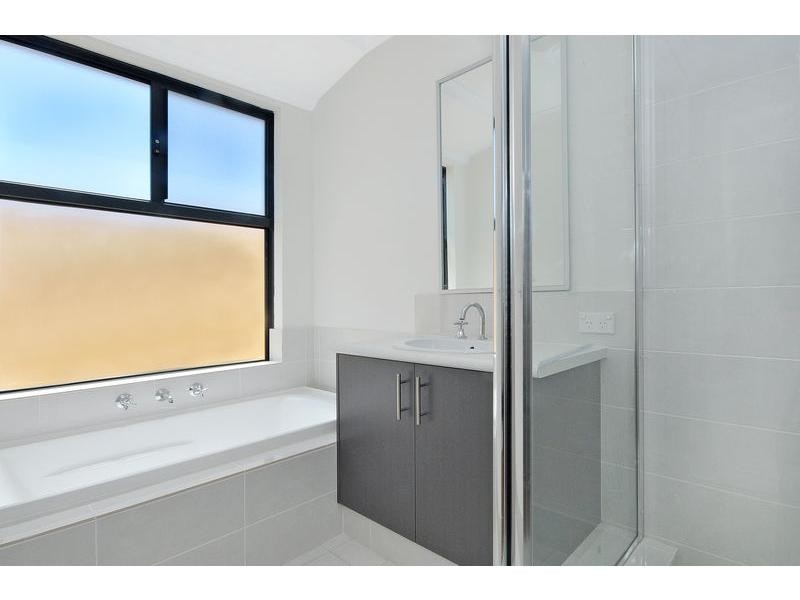 1 Elmdon Link, Landsdale WA 6065