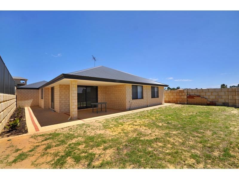 1 Elmdon Link, Landsdale WA 6065