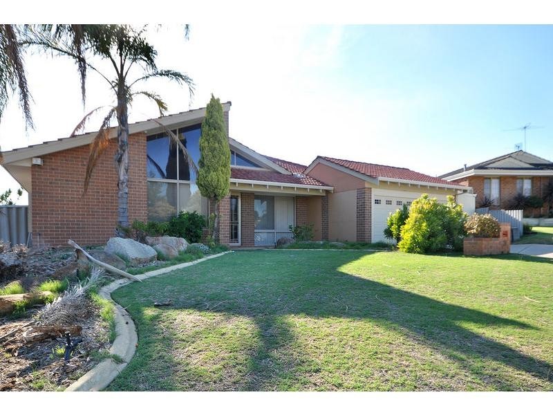 12 Farnell Place, Alexander Heights WA 6064