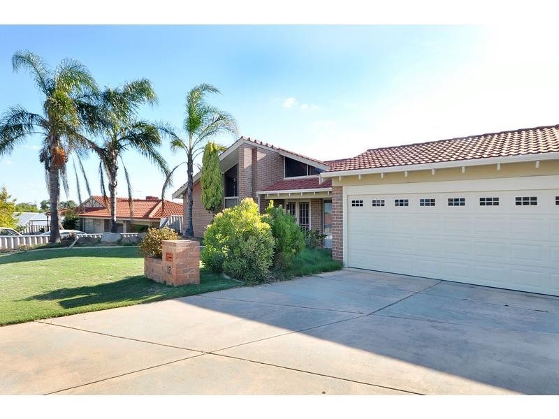 12 Farnell Place, Alexander Heights WA 6064