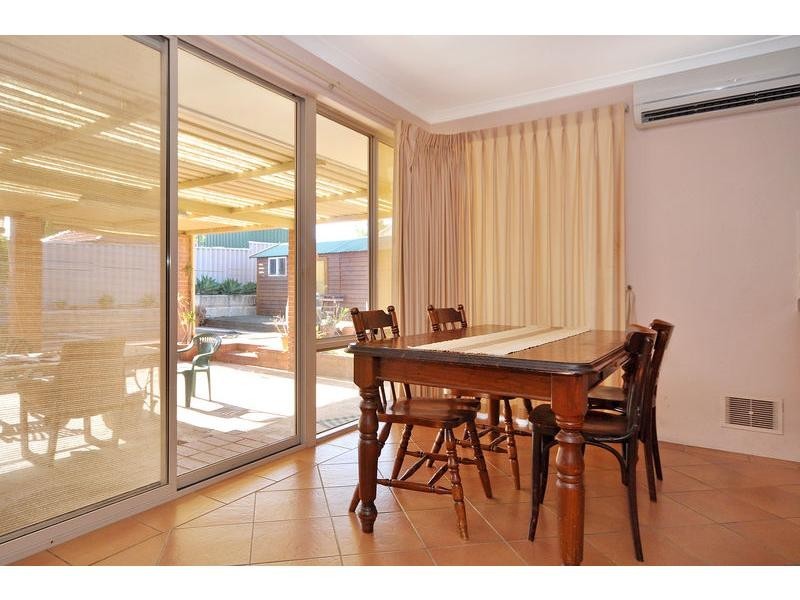 12 Farnell Place, Alexander Heights WA 6064