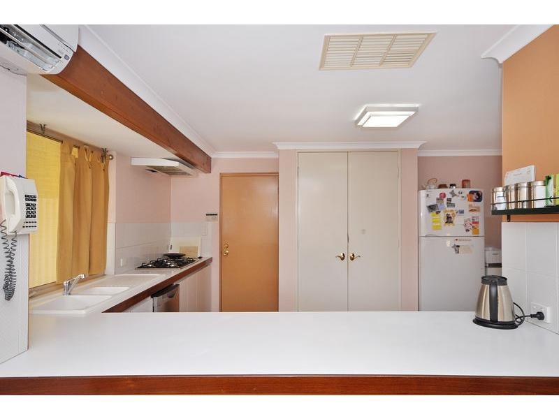 12 Farnell Place, Alexander Heights WA 6064