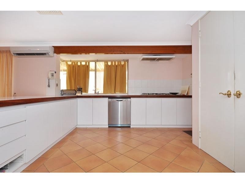 12 Farnell Place, Alexander Heights WA 6064