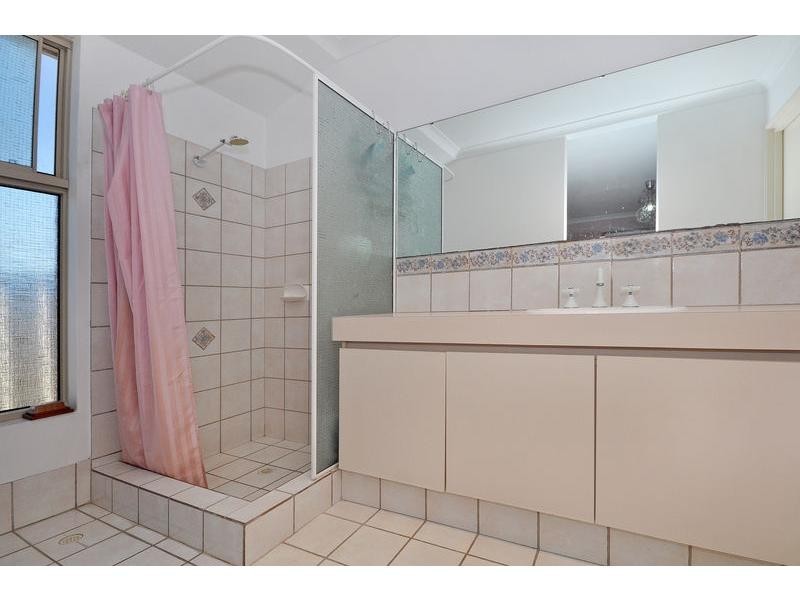 12 Farnell Place, Alexander Heights WA 6064