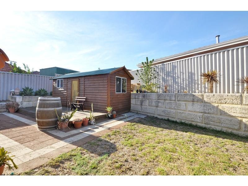 12 Farnell Place, Alexander Heights WA 6064