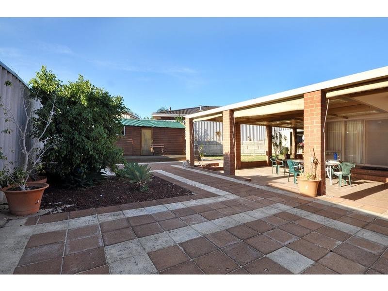 12 Farnell Place, Alexander Heights WA 6064