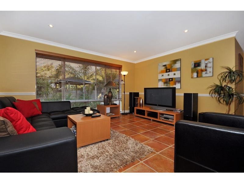 26 Dandenong Way, Alexander Heights WA 6064