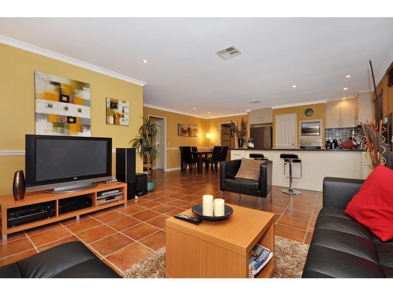 26 Dandenong Way, Alexander Heights WA 6064