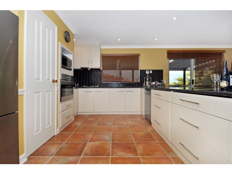 26 Dandenong Way, Alexander Heights WA 6064